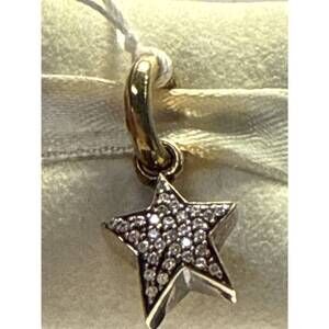 NEW STORY JEWELLERY women's pave star charm in gold